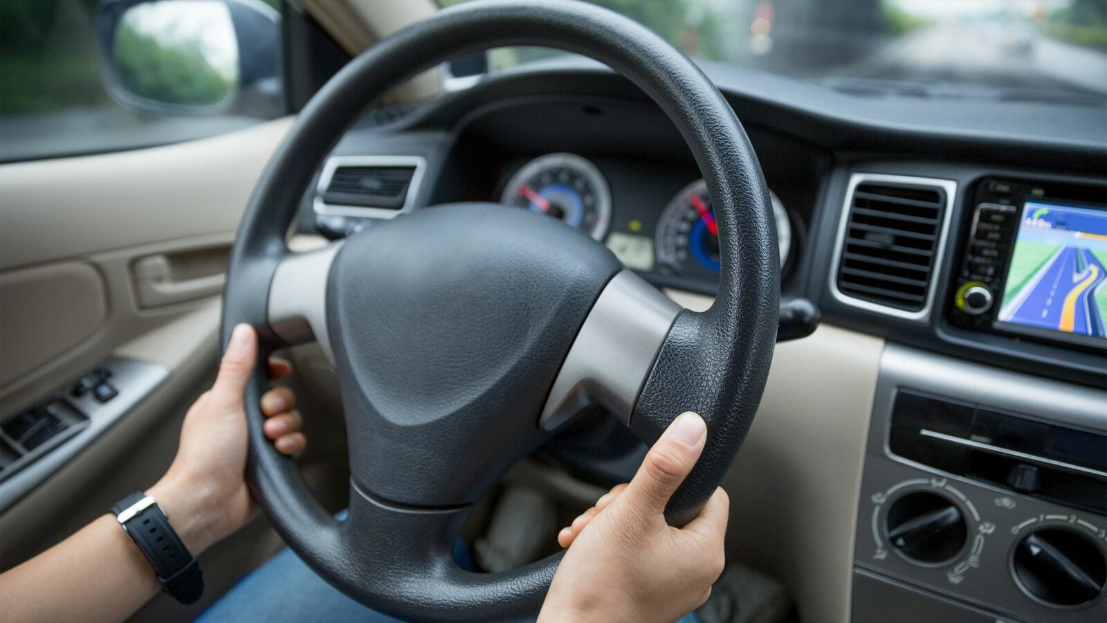 大金をかけずに愛車の乗り心地をグッと良くする部品はこれ…新車購入後に愛車の性能を高める最も確実な方法 見た目ではわからないが､恐るべき高いポテンシャルを秘めた部品